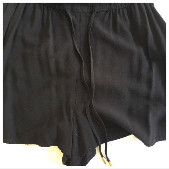 H&M Romper in Lightweight Woven Fabric - Picture 2 of 6